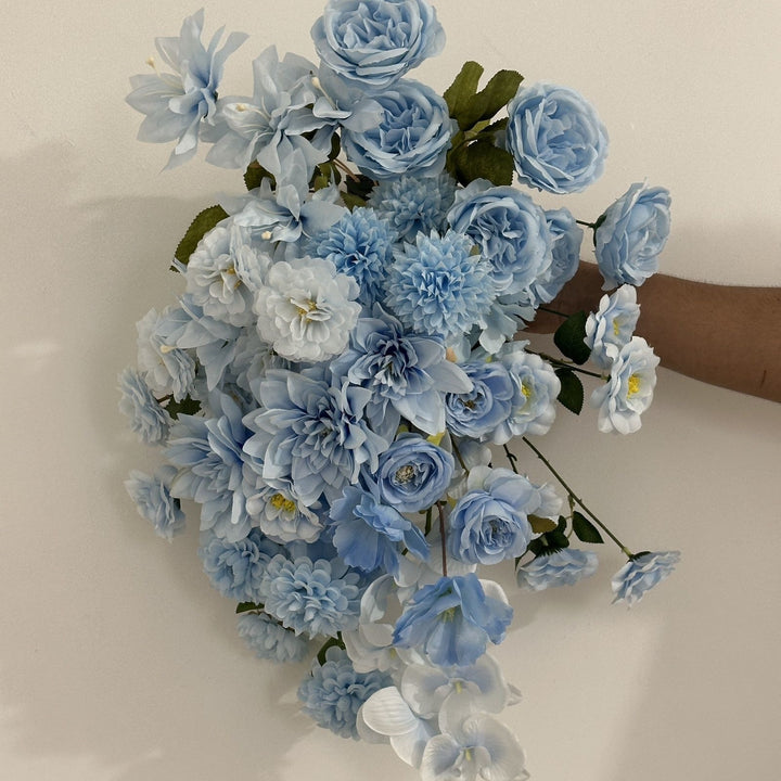 Dekorativer Blumenarrangement