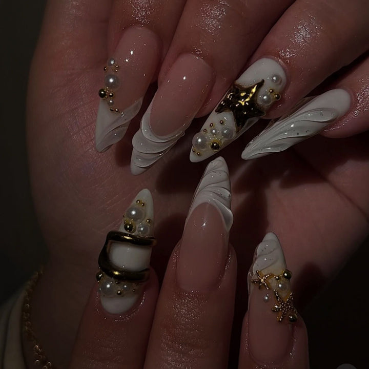 Elegante Nagelkunst Karnz