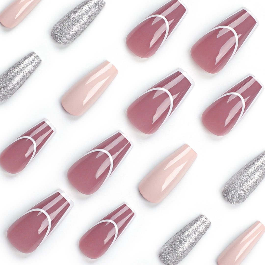 Elegante Nagelverlängerungen mit glamourösen Akzenten Karnz