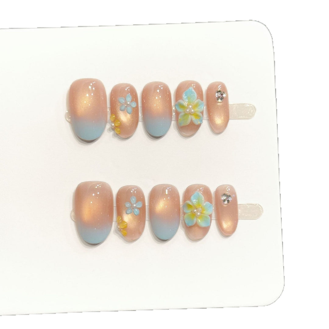Blumen Press-On Nagelset mit elegantem Ombre-Finish und dekorativen Akzenten