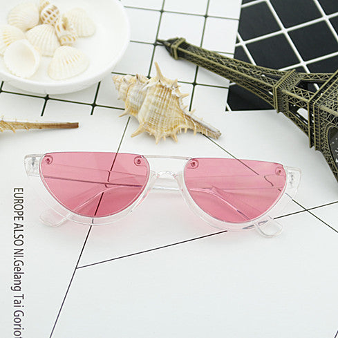 Damen Cat-Eye Brille mit markantem Rahmen und verspiegelten Gläsern Karnz