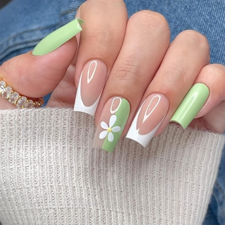 Dekoratives Floral Press-On Nagelkunstset mit 3D-Blumenakzenten Karnz