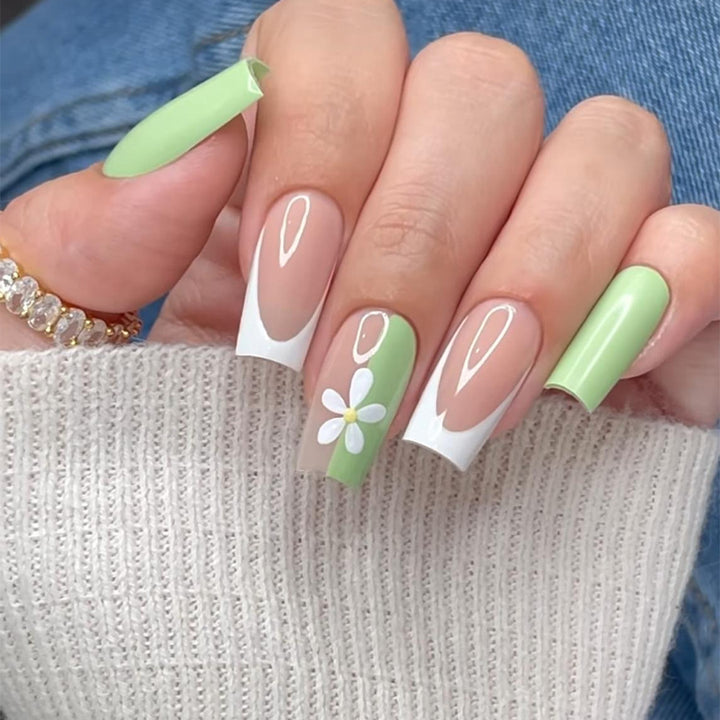 Dekoratives Floral Press-On Nagelkunstset mit 3D-Blumenakzenten Karnz