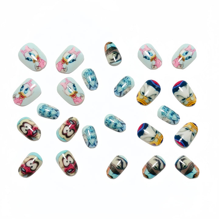 Premium Nagelkunst mit Disney Charakteren Karnz