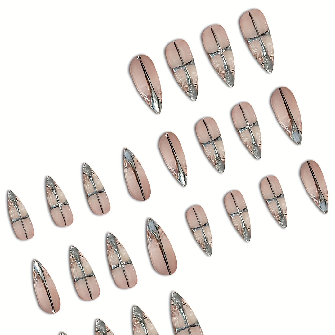 Elegantes Stiletto Press-On Nagelset Karnz