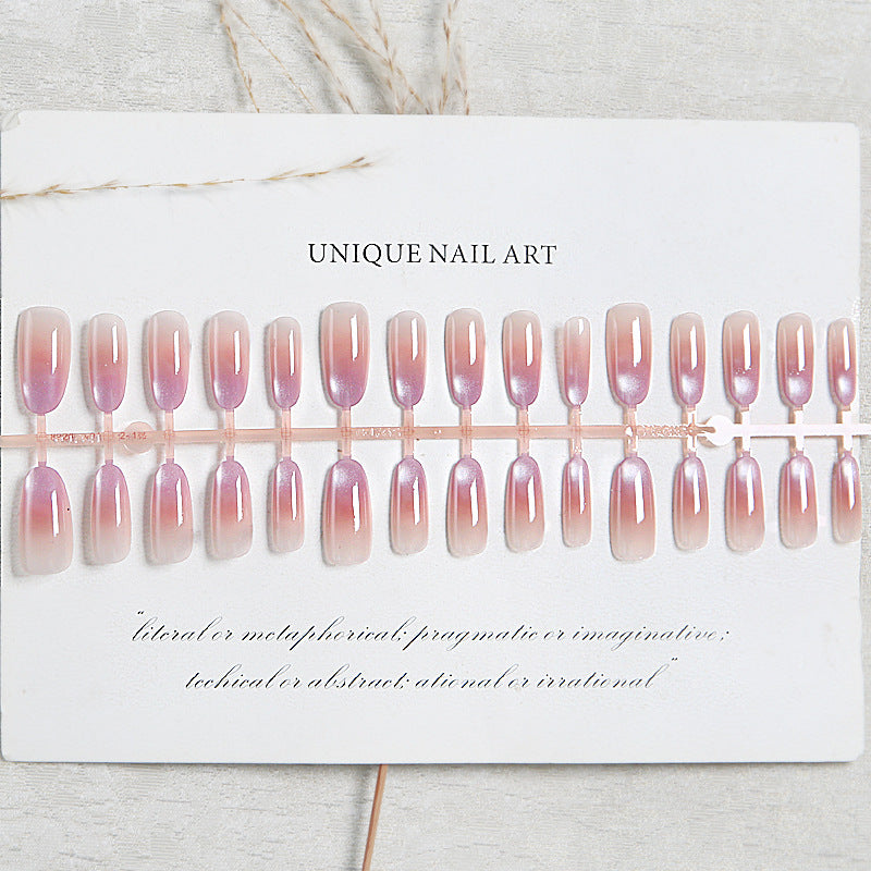 Kunstnagelset mit elegantem Ombre-Design und glänzendem Finish Karnz