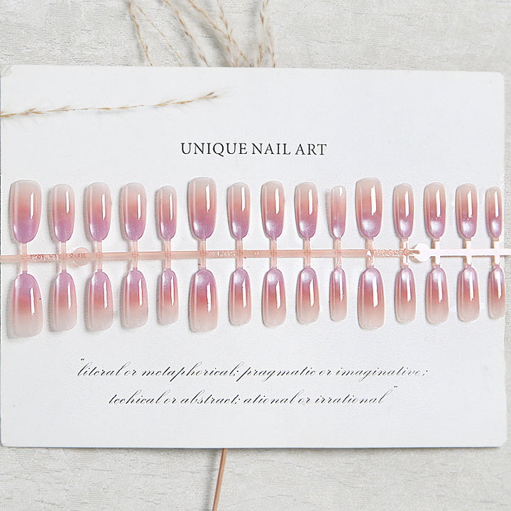Kunstnagelset mit elegantem Ombre-Design und glänzendem Finish Karnz