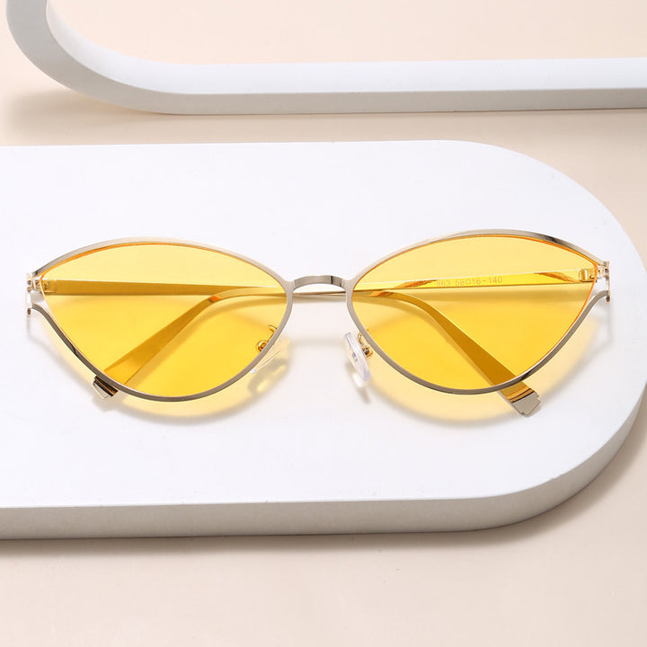 Modische Cat-Eye Sonnenbrille mit Dünnem Metallrahmen Karnz