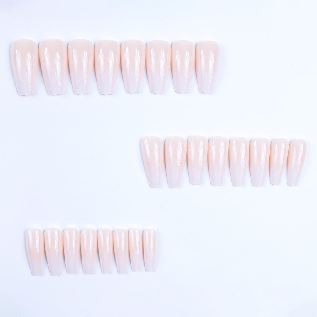 Künstliche Nagelspitzen Im Modernen Stiletto-Design Karnz