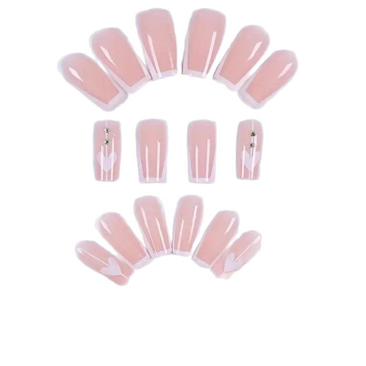 Elegante Herzdesign Nagelverstärkungen Karnz
