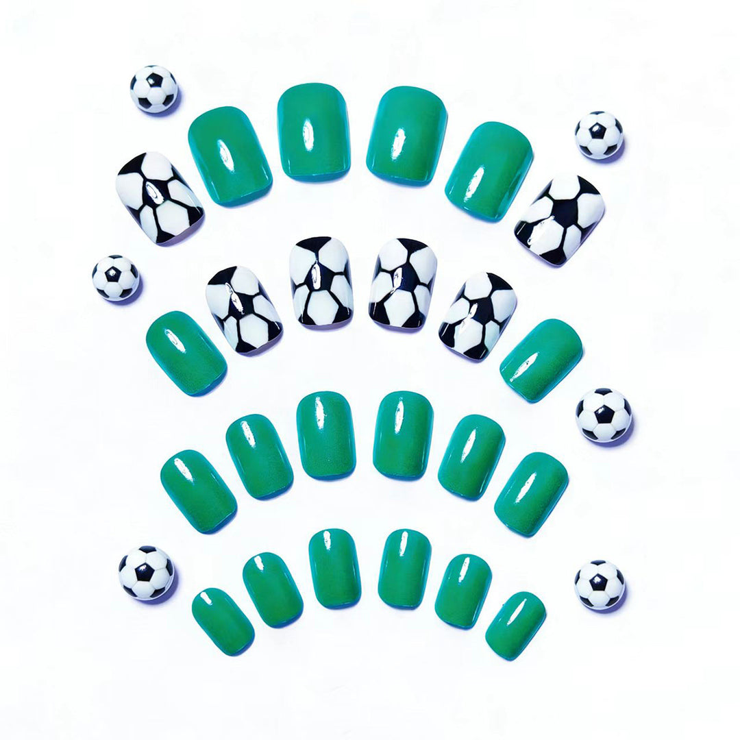 Kunstnägel Im Sportlichen Fußball-Design Karnz