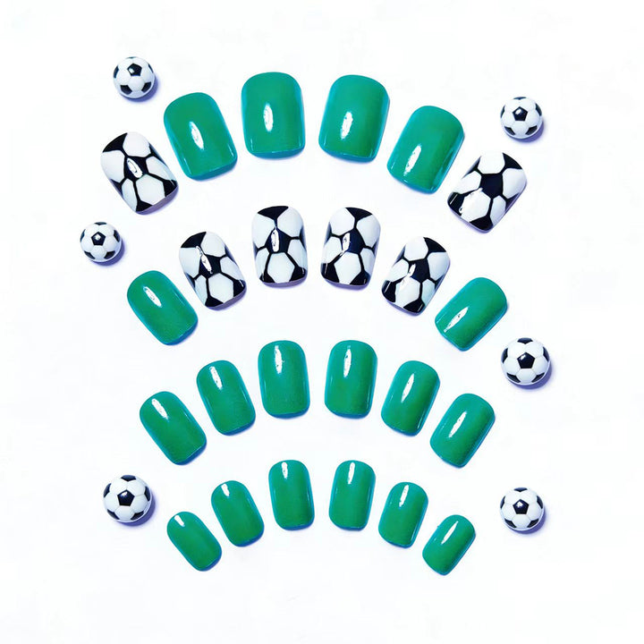 Kunstnägel Im Sportlichen Fußball-Design Karnz