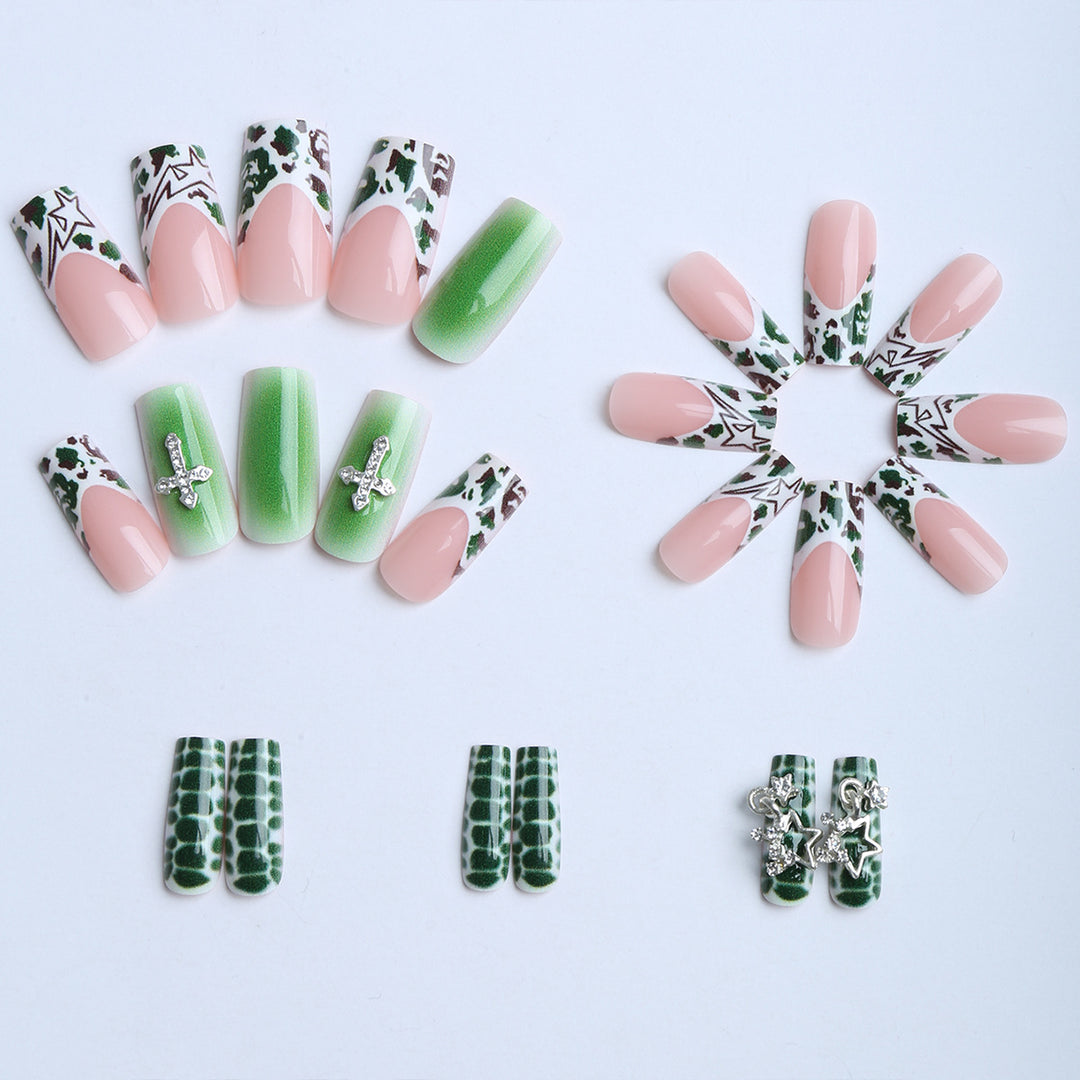 Künstliche Nägel mit Auffälligem Design Karnz