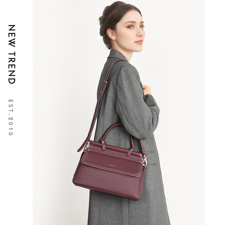 Top-Handle genarbtes Leder-Satchel mit Kontrastnähten