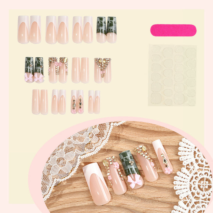 Kunstnagel-Set mit luxuriösen Verzierungen Karnz