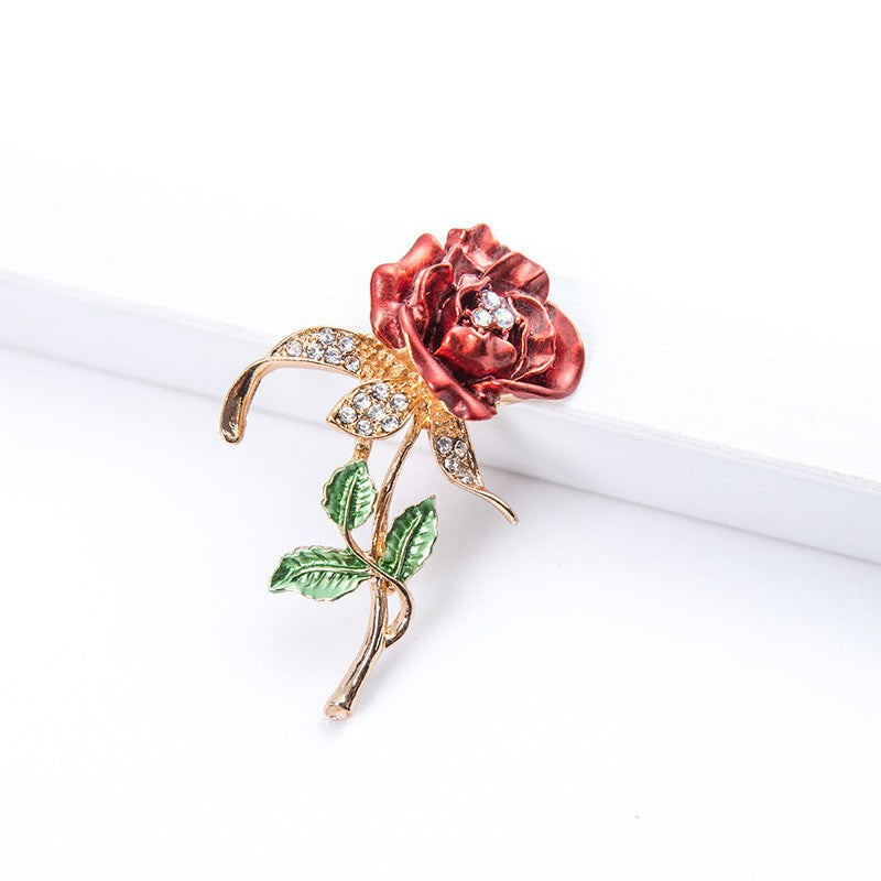 Eleganter Blumenschmuck mit Kristallen Karnz