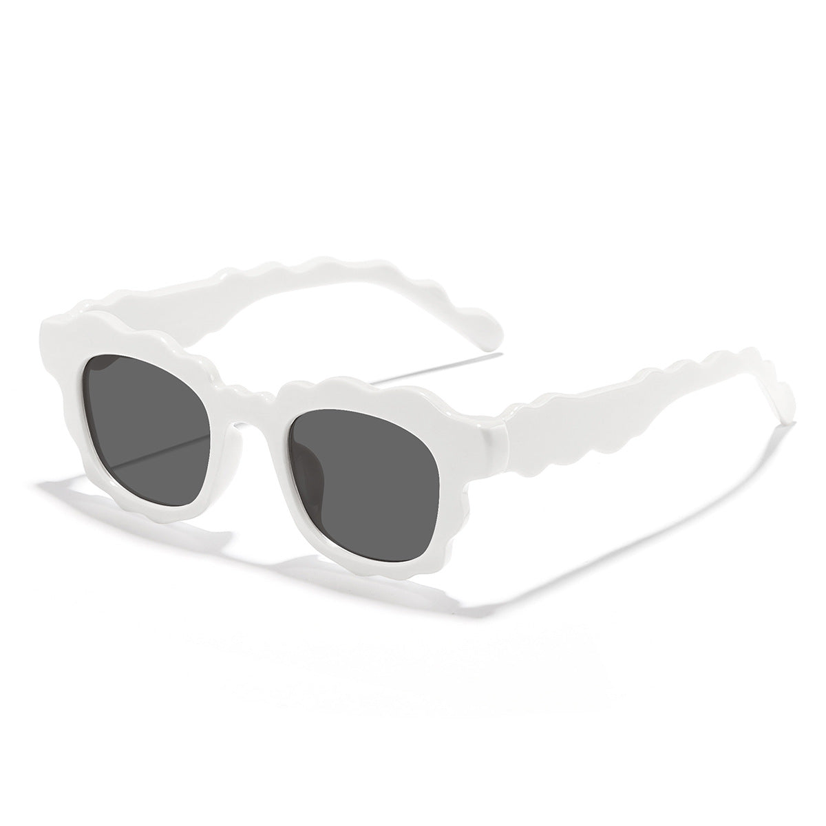 Damen auffällige Sonnenbrille im kreativ gestalteten Wolkenrahmen Karnz