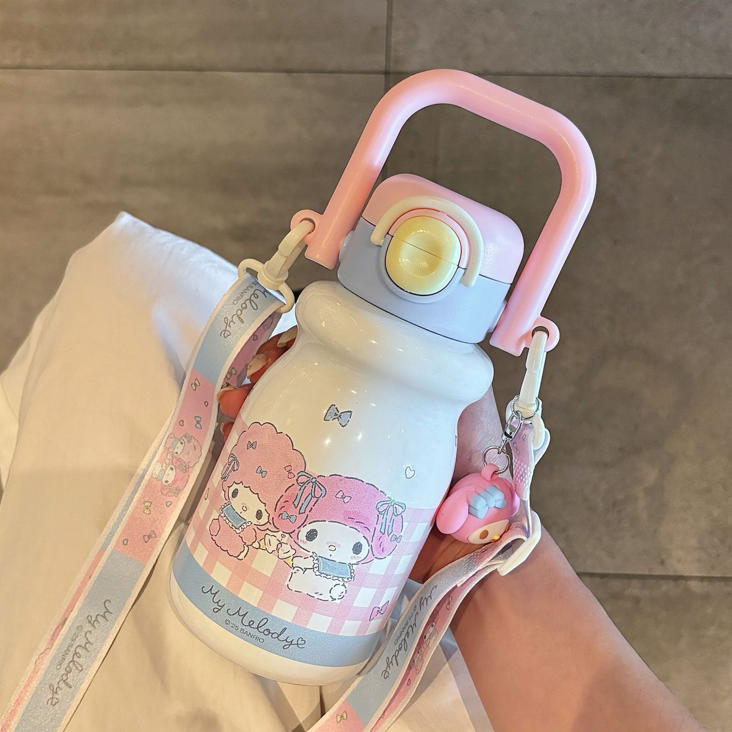 Damen Trinkflasche mit stylishem Kuromi-Design Karnz