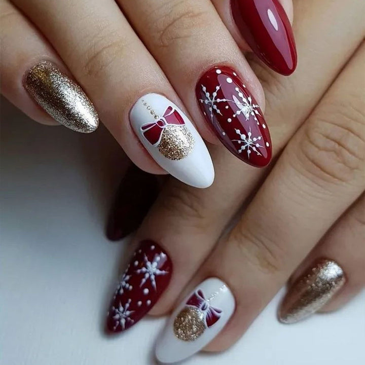 Kreative Nagelkunst mit Exotischem Blattdesign Karnz
