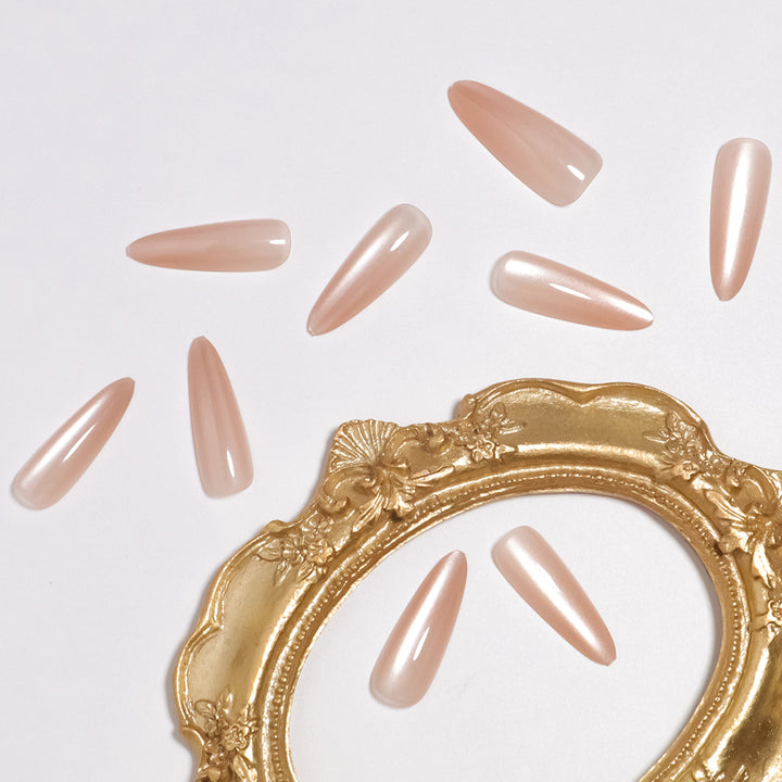 Gel-Nagel-Spitzen Karnz