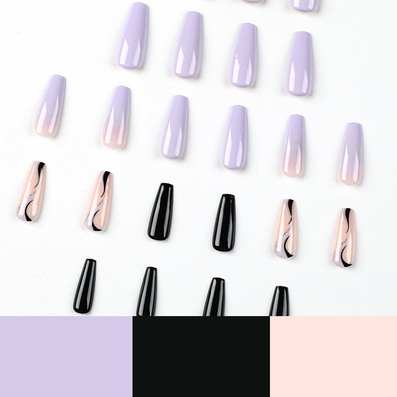 Kunstvolle Nagelverlängerungen im eleganten Design Karnz