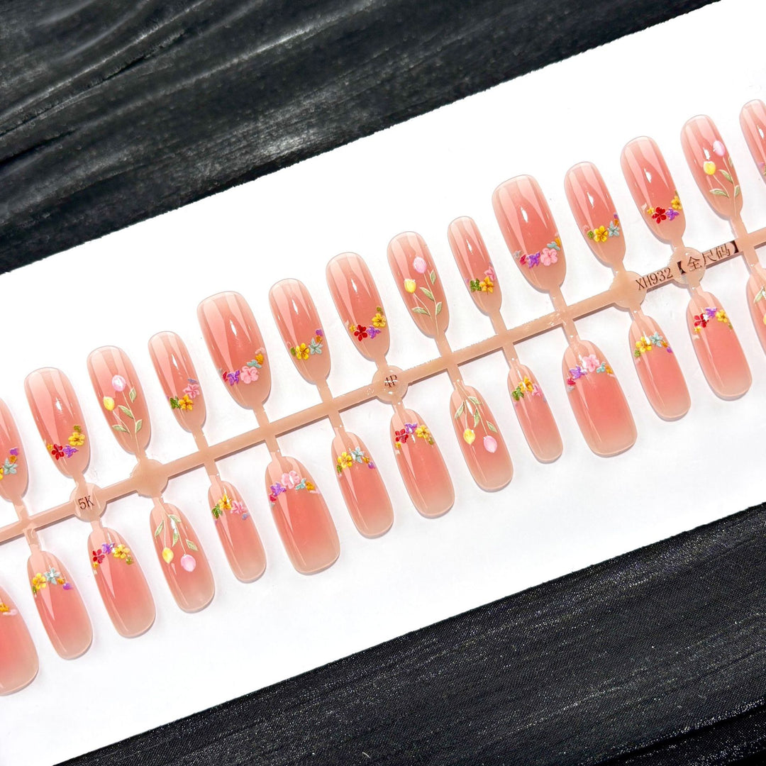 Blumen-Design Press-On Nagelkunst Set