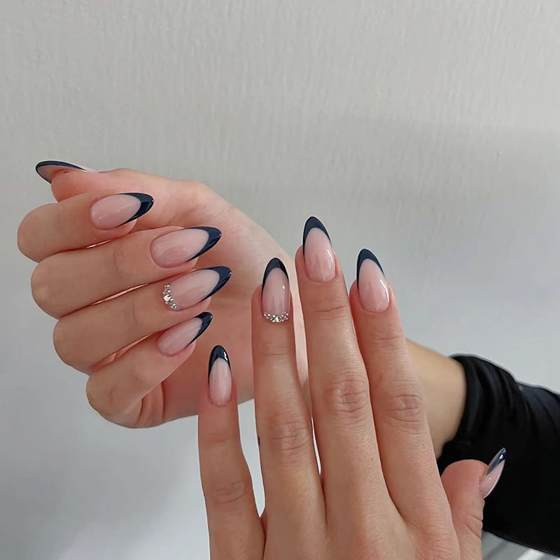 Elegante Stiletto Press-On-Nagelspitzen Karnz