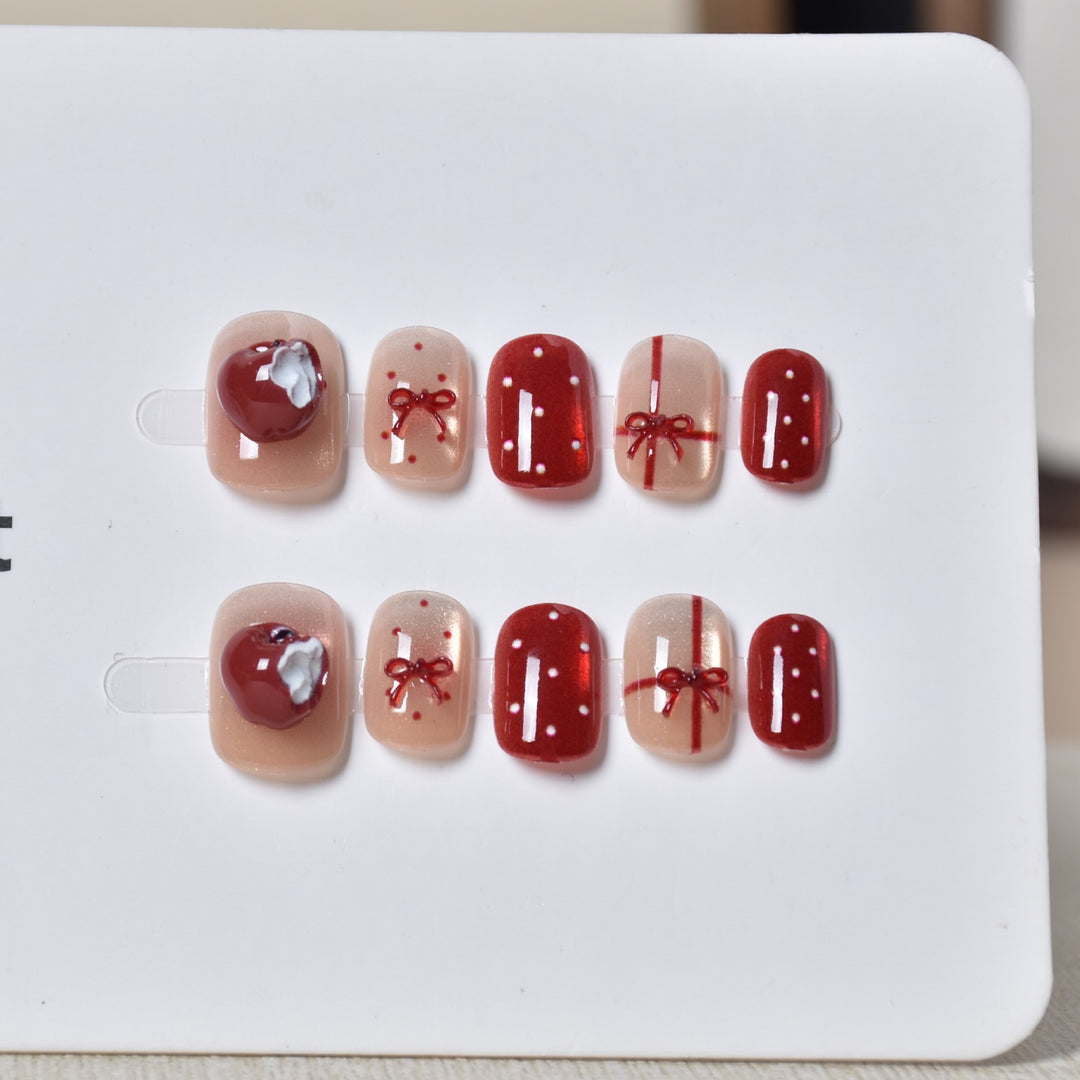 Künstlerisches vom Ozean inspiriertes Press-On Nageldesign Karnz