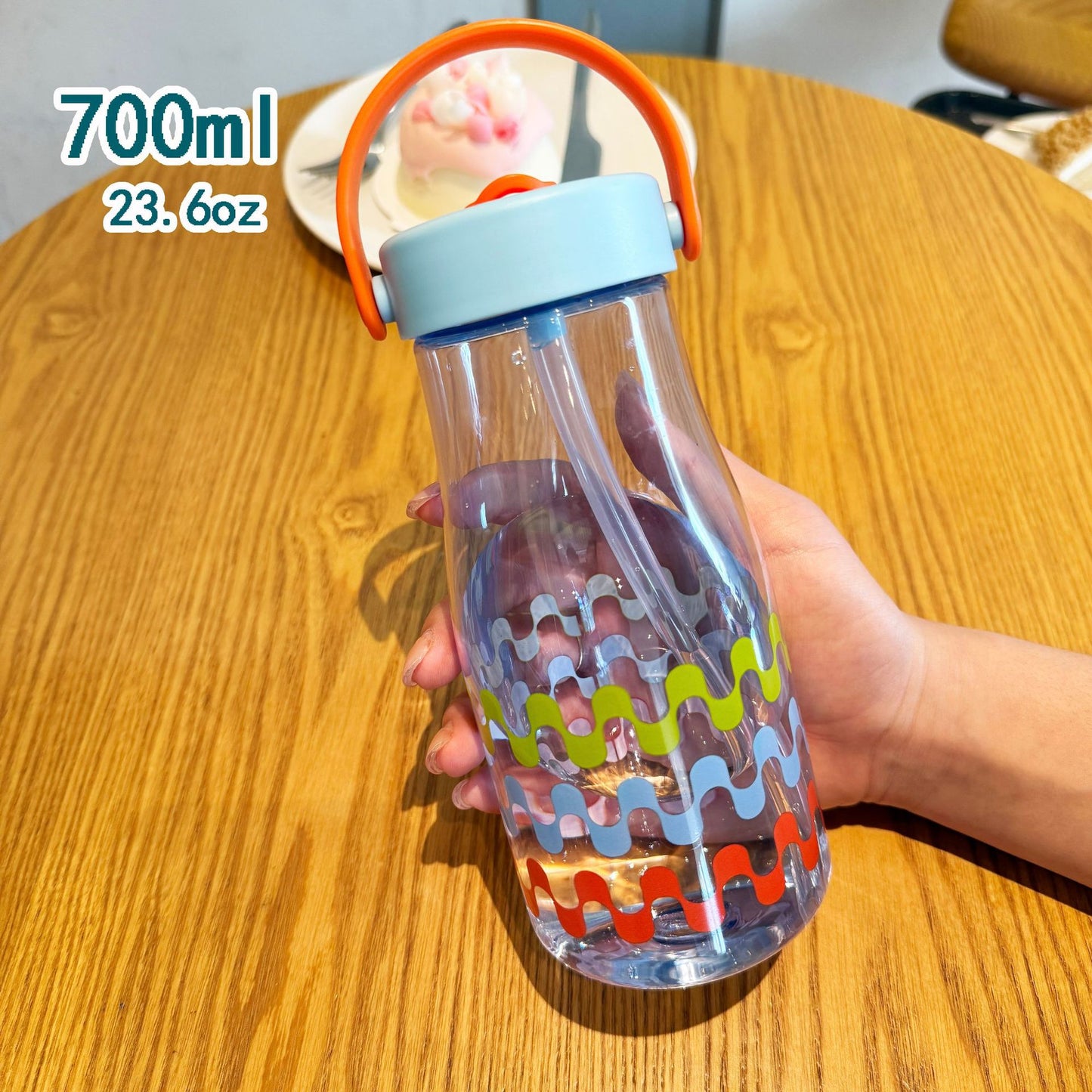 Damen kreative Trinkflasche mit Silikon-Trageschlaufe Karnz