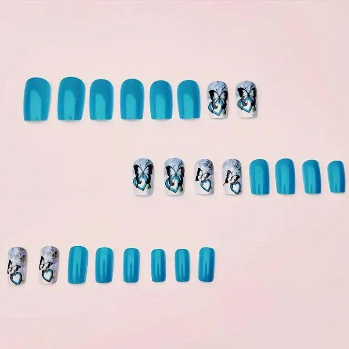 Künstlerisches Schmetterling Nagelkunst Design Karnz