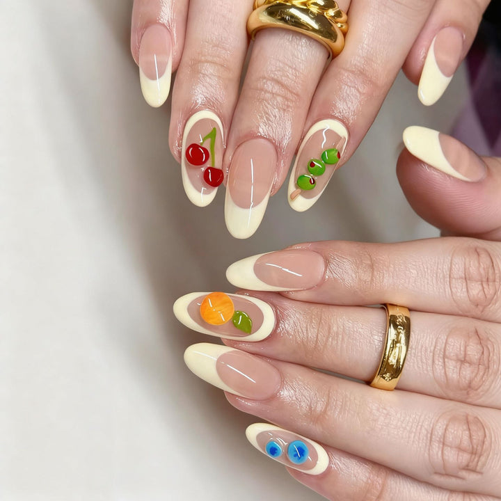 Kunstnägel mit Exklusivem Frühlingsdesign Karnz