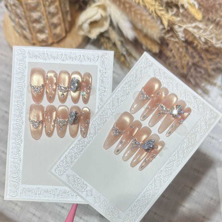 Elegantes Stiletto-Nagelkunst-Set mit Strass- und Glitzerdetails Karnz