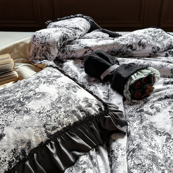 Bettwäsche-Set mit kunstvollem Toile-de-Jouy-Print und gerafftem Satin-Volant