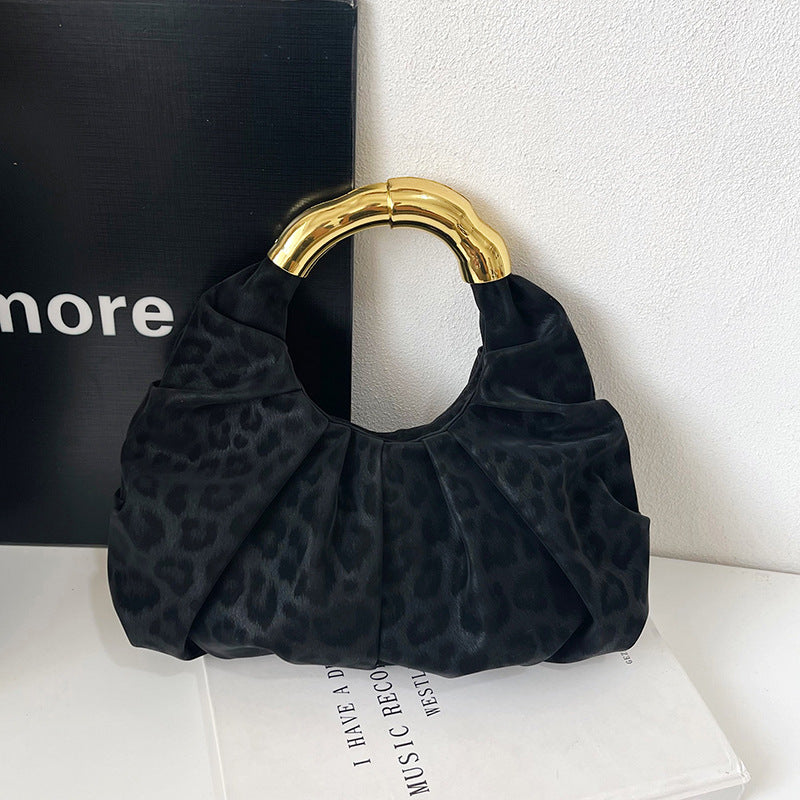 Moderne gefaltete Handtasche