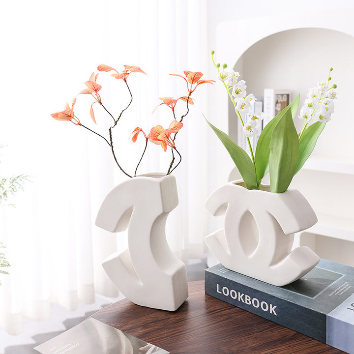 Abstrakte geometrische Keramikskulptur