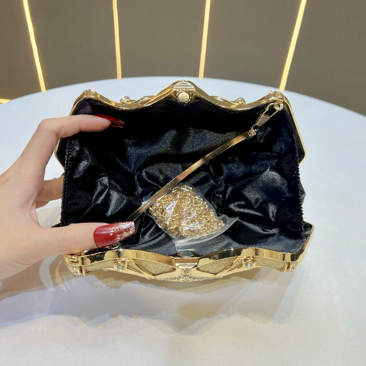 Blumeninspiriertes Strass-Abend-Clutch