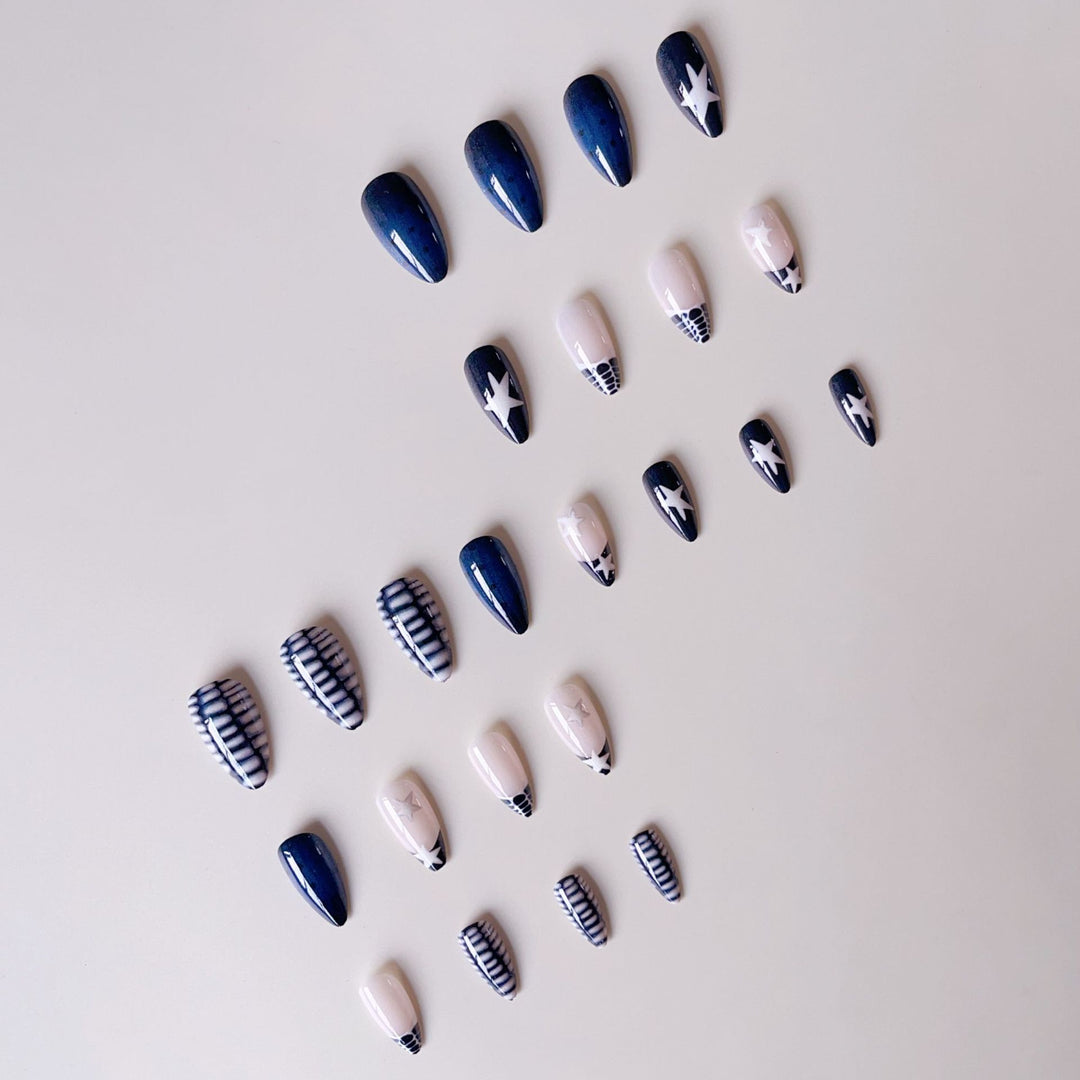 Kunstnagelset mit modischem Sternen-Design Karnz
