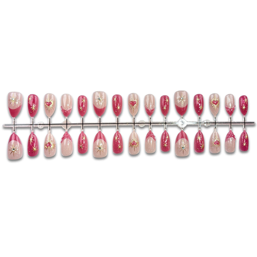 Dekorativer Press-On-Nagelset mit Herz- und Sternakzenten