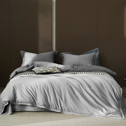 Seidiges Satin Bettbezugset mit Kontrastpaspel und tiefem Rock