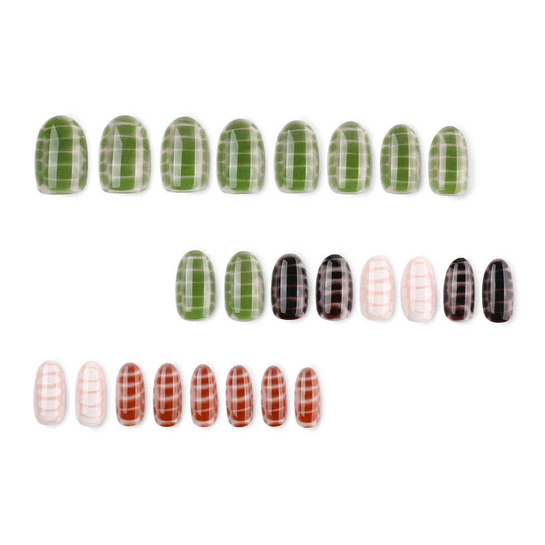Kunstvolle Nailart mit kreativen Mustern Karnz