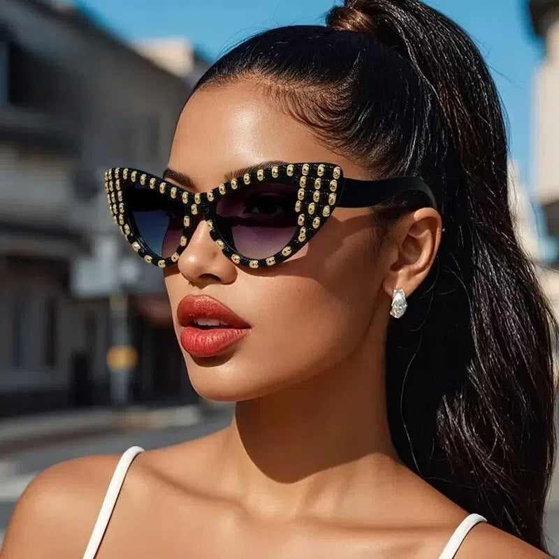 Damen Cat-Eye Sonnenbrille mit farblich akzentuiertem Rahmen Karnz