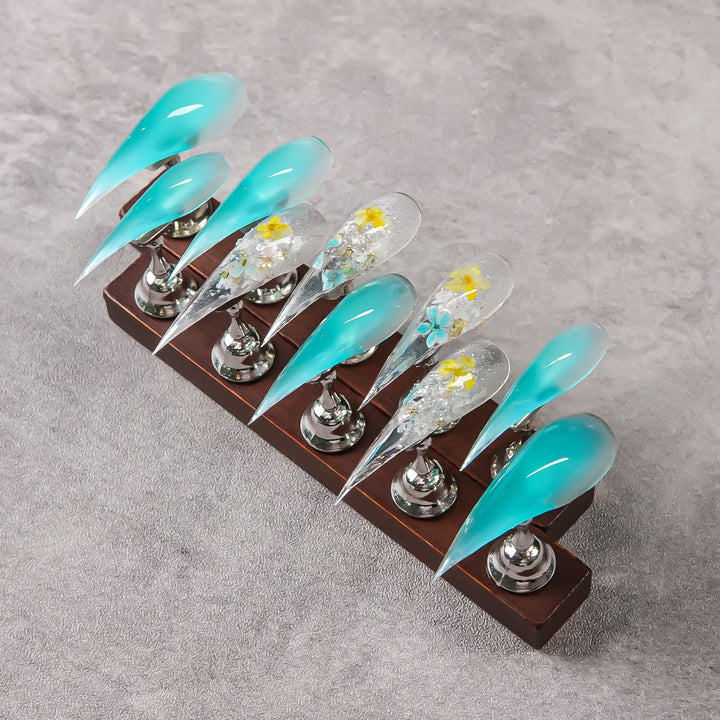 Stiletto-förmige Press-On Nagelset mit glänzendem Finish