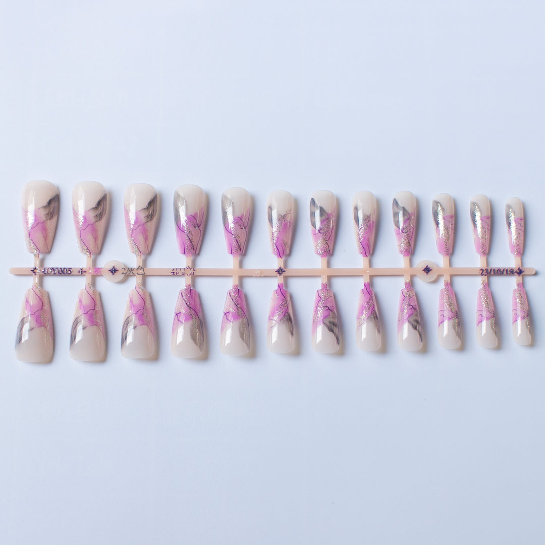 Künstlerisches Nageldesign-Set mit Marmor-Effekt