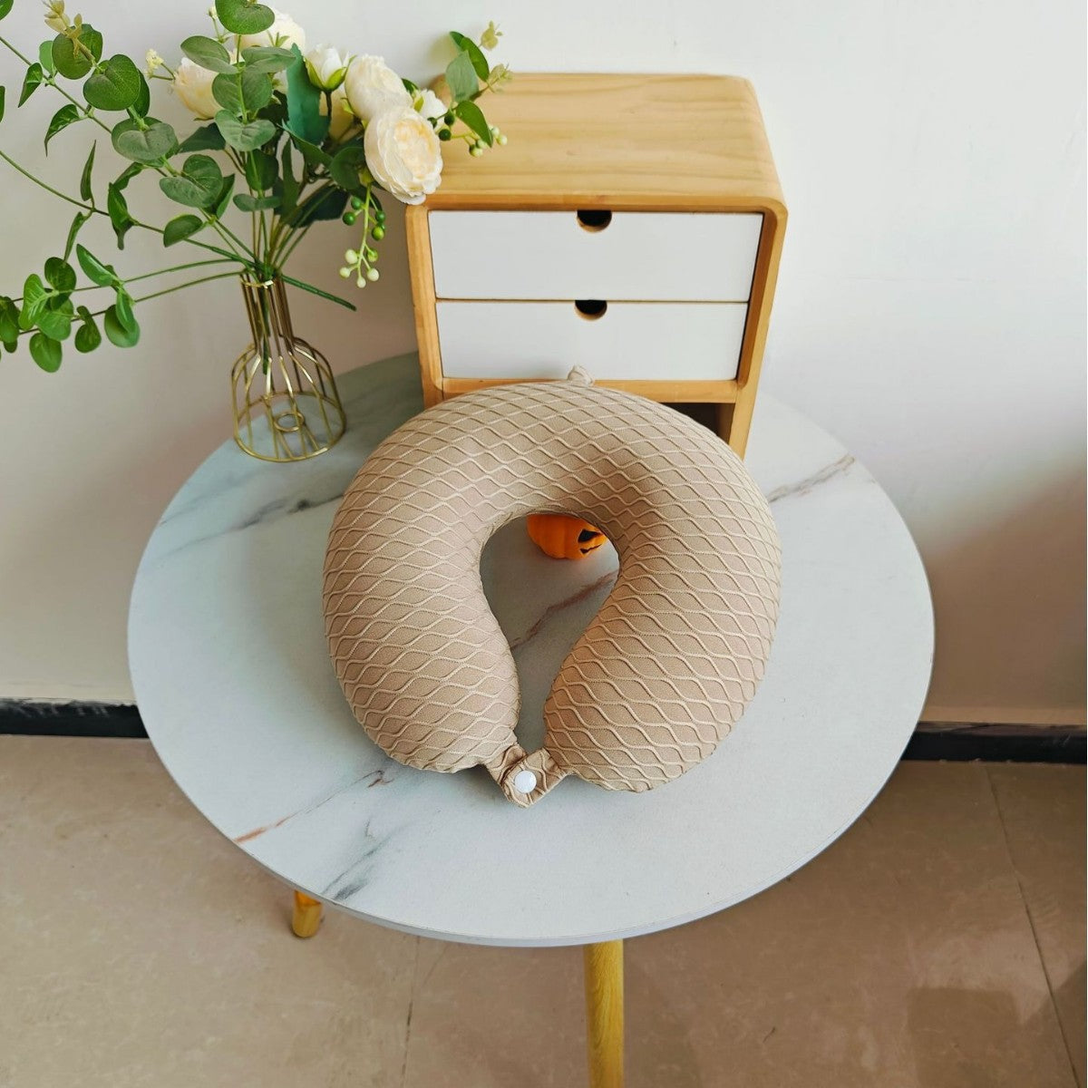 Unisex Nackenstütze mit ergonomischer Form Karnz
