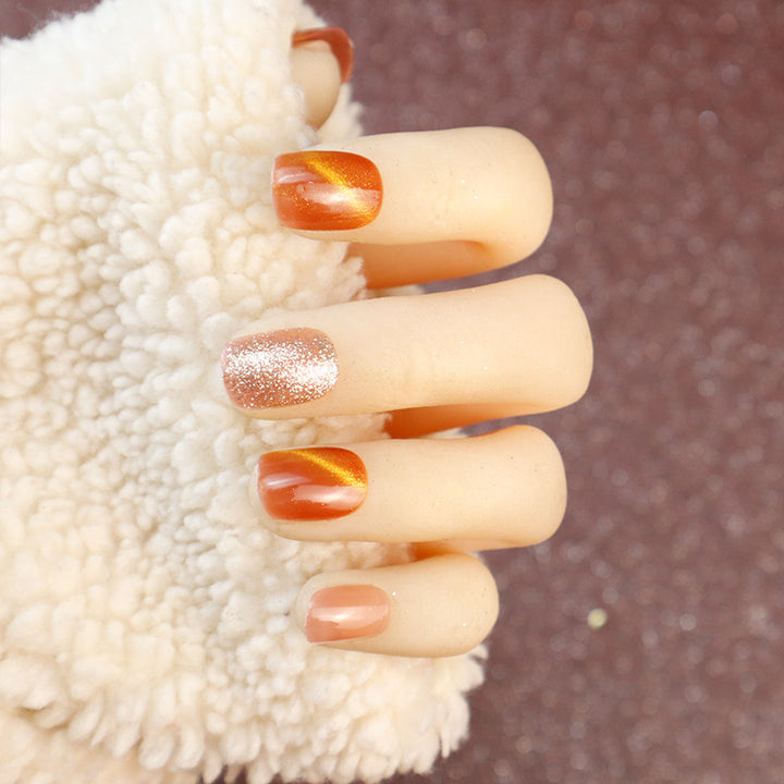 Natürlicher Glänzender Press-On Nagelset Karnz