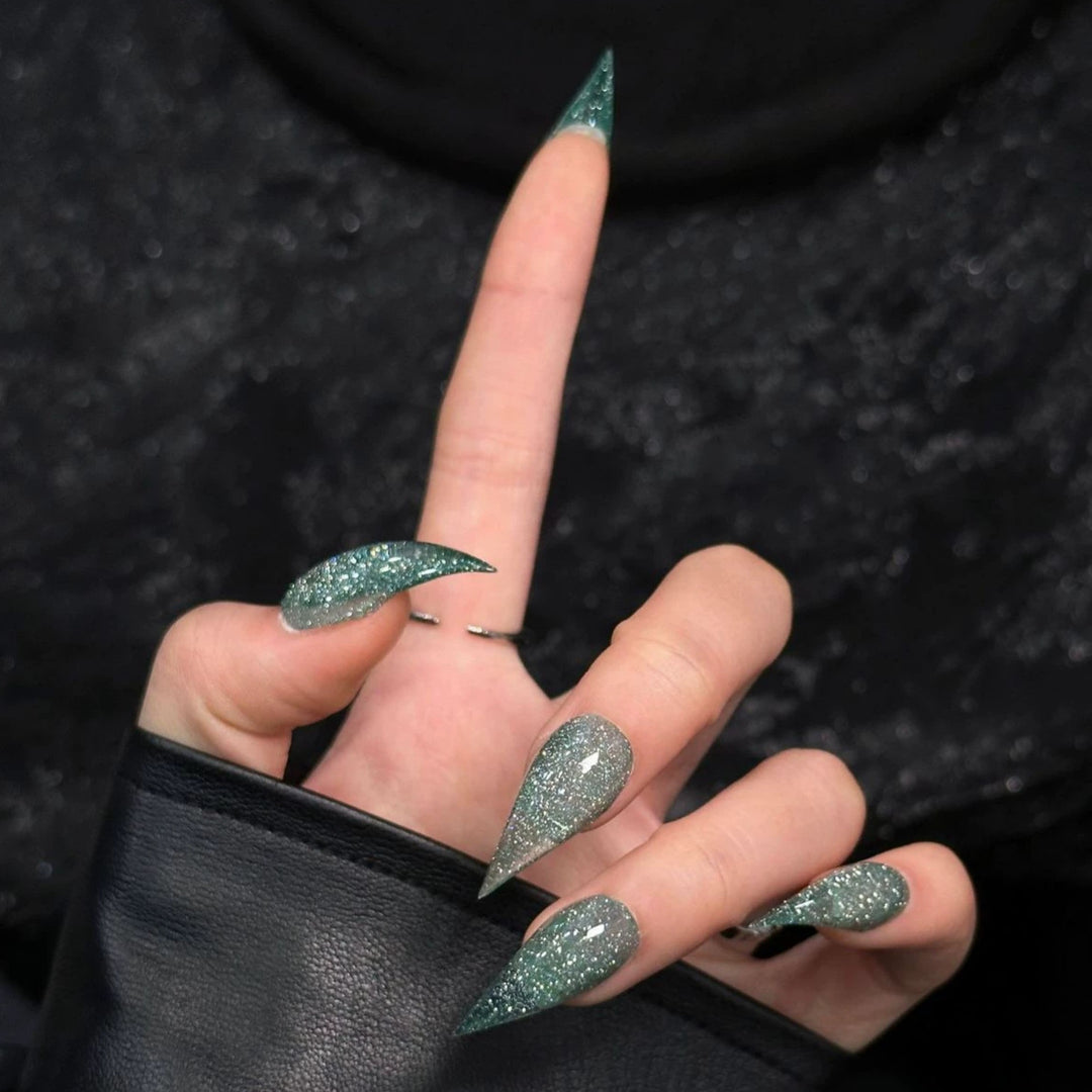 Stiletto Press-On Nagelverstärkungen mit Edelsteinakzenten
