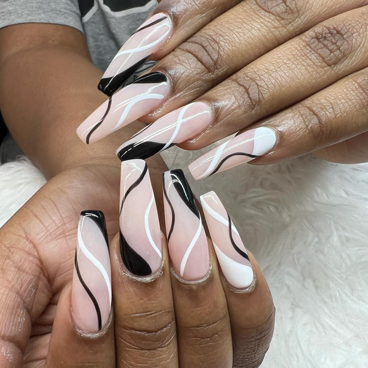 Kreatives Nageldesign Karnz