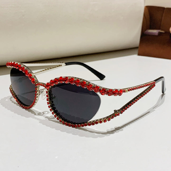 Damen Glamouröse Sonnenbrille mit funkelnden Kristallakzenten Karnz