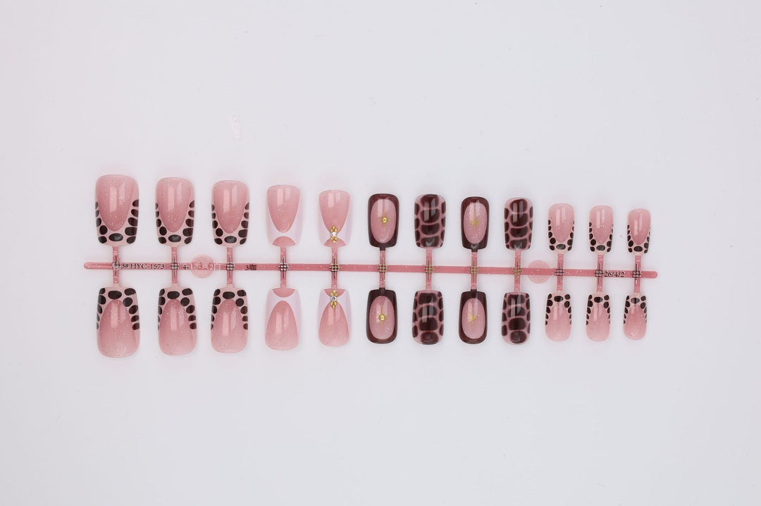Kreative Nagelkunst mit stilvollen Designs Karnz