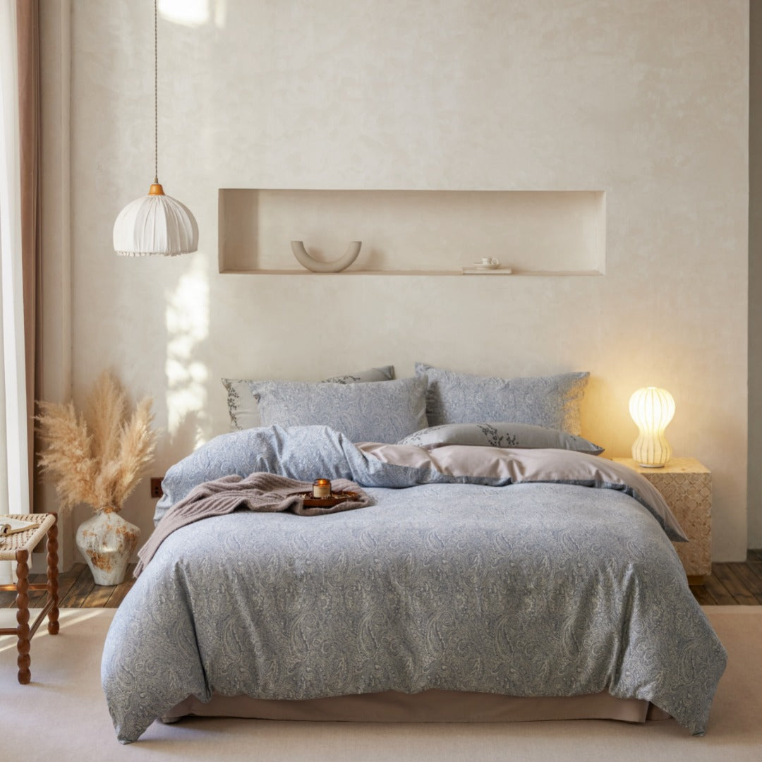 Luxuriöses Bettwäsche-Set aus Baumwollsatin mit feinem Jacquardmuster